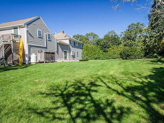 2nd image of 11 Huckleberry Hill Ln