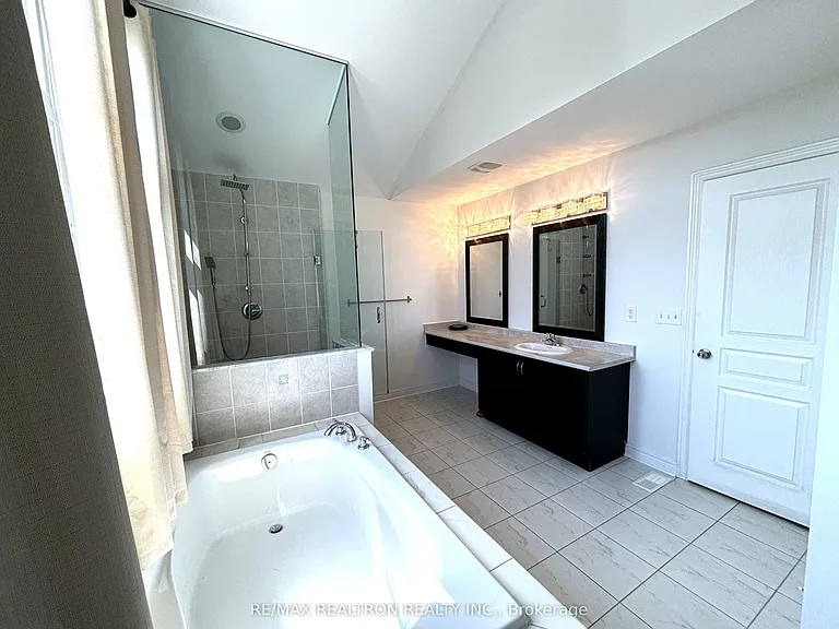 511 William Forster Rd — Photo 20