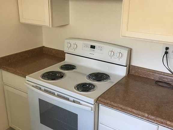 4th image of 2454 Empress St
