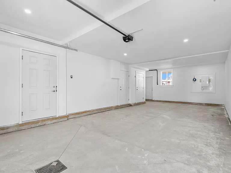 900 Saint Andrews Ln — Photo 29
