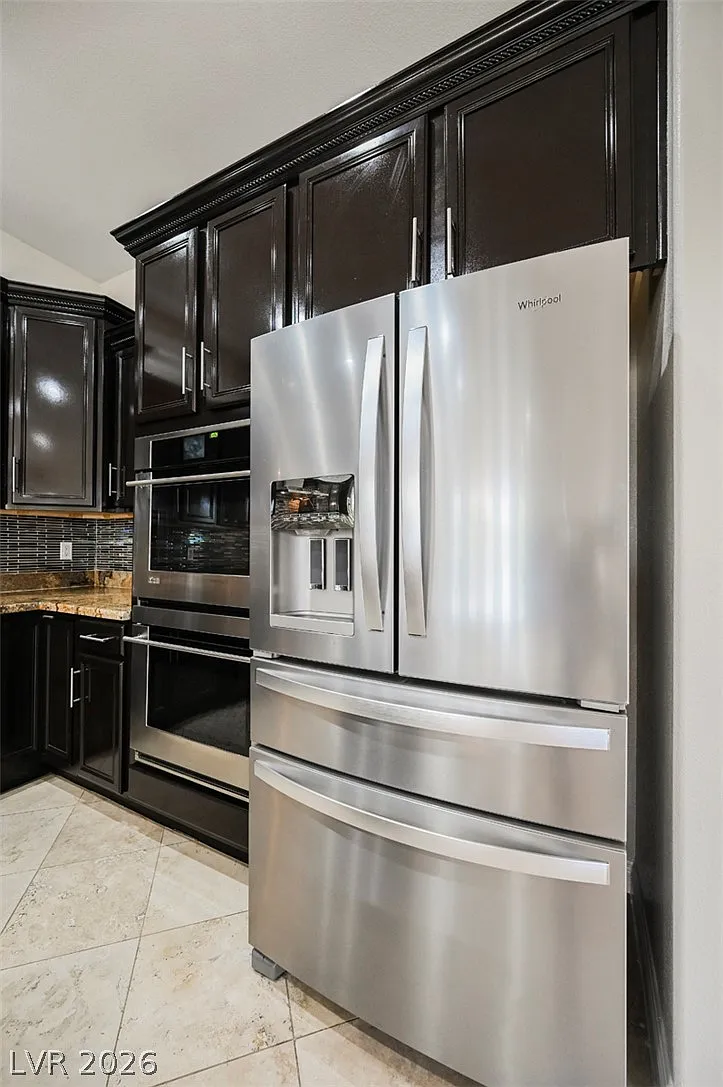 4 bed, 3.5 bath, 4124 sqft, $5,995 — Photo 3