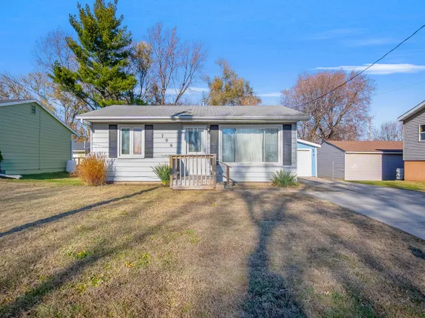 706 Phillips St, Polk City, IA 50226