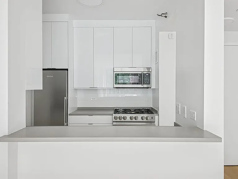 75 W End Ave #S2E — Photo 12