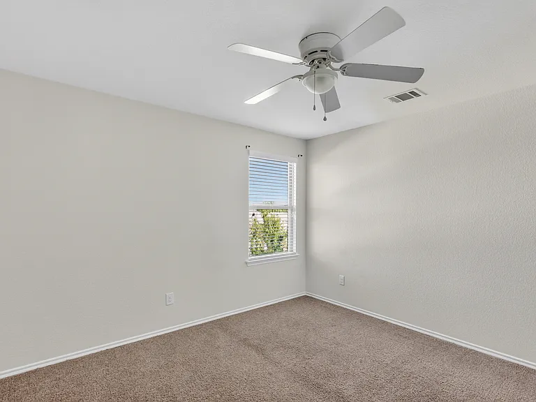 1702 Wild Rye Cir — Photo 35