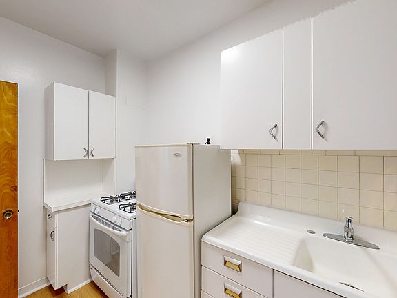 2nd image of 1046 Mason St #2