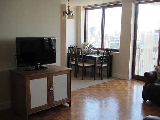 Sold by CityView Real Estate Inc. | media 34