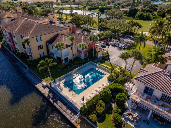 5520 Harbor Village Dr #203, Vero Beach, FL 32967