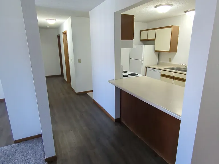 Regency East Apartments — Photo 19