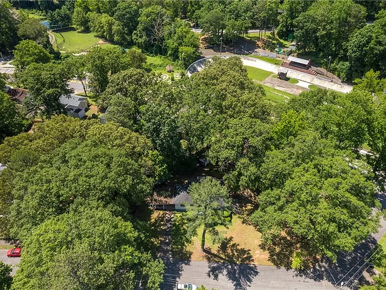 1920 W Forrest Ave — Photo 28