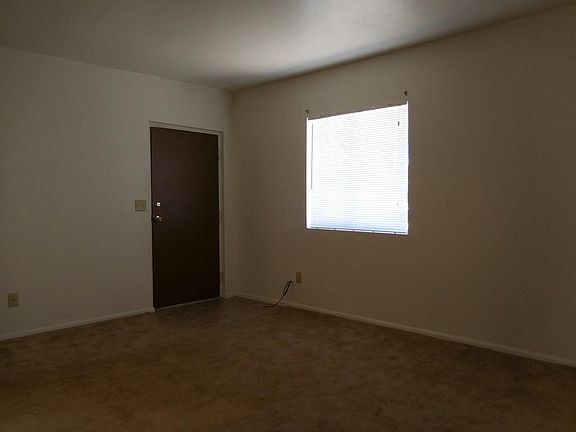 3rd image of 3742 N Fairview Ave APT 202