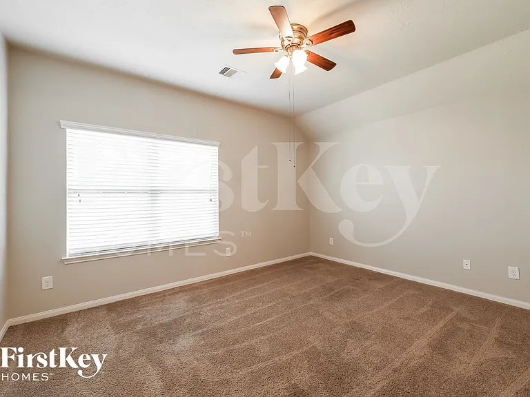 2427 Gianna Way — Photo 8