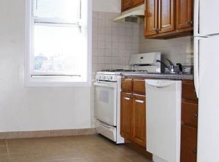 3026 35th St APT 2B, Astoria, NY 11103