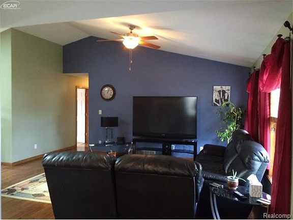 4th image of 750 Marion Dr