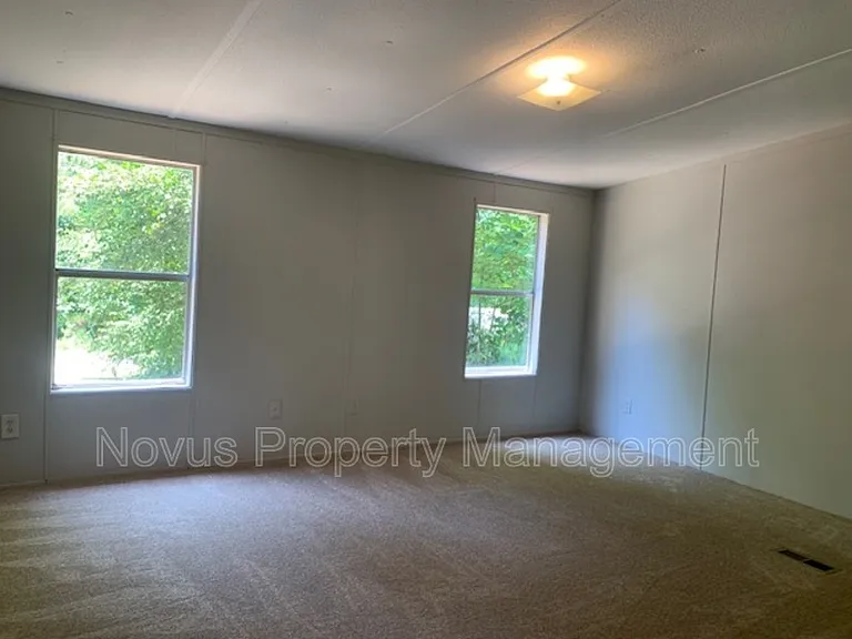 221 Oakleigh Dr — Photo 7