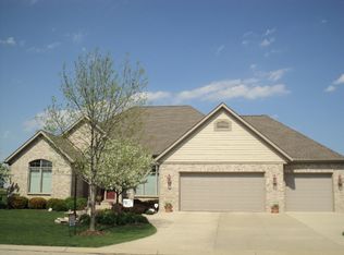 8107 E Ridge Dr, Pleasant Prairie, WI 53158