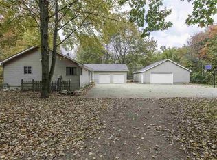 6260 Burning Tree St, Jackson, MI 49201