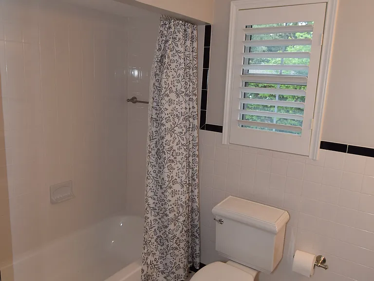 743 Newberry Dr — Photo 17