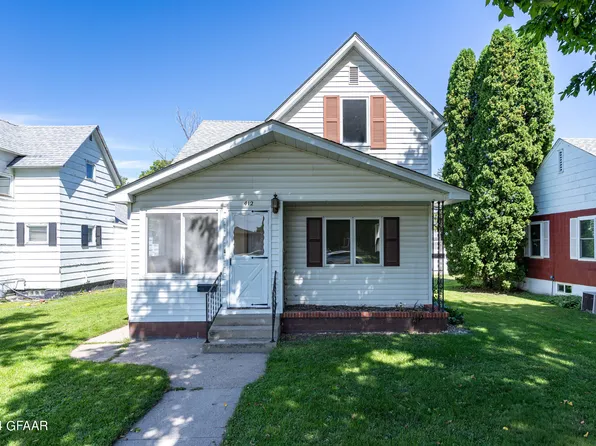 412 Stuart Ave, Crookston, MN 56716
