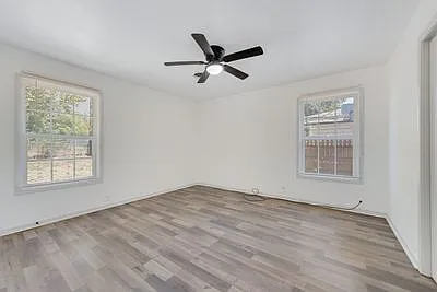 725 W Brock St — Photo 13