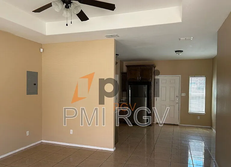 2708 Primrose #4 — Photo 15