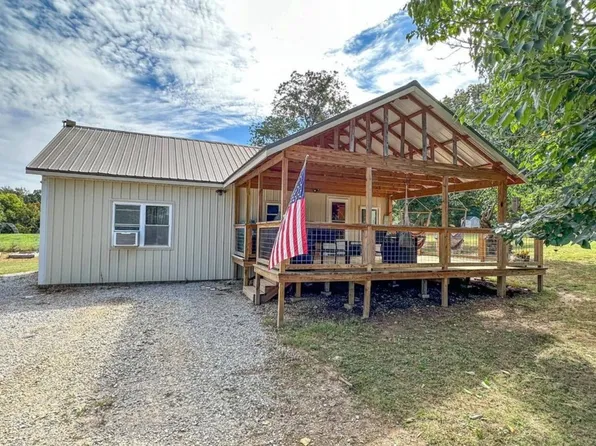132 Brickle Springs Rd, Cave City, AR 72521