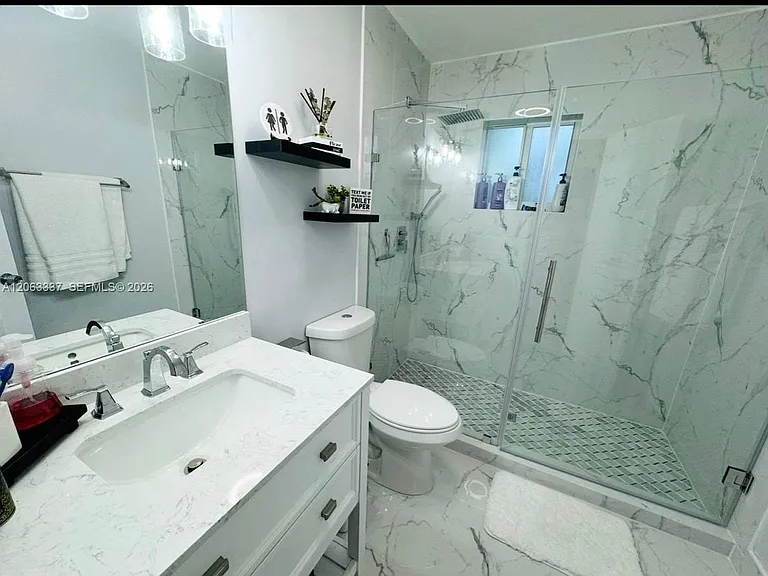 75 SW 18th Ave — Photo 14