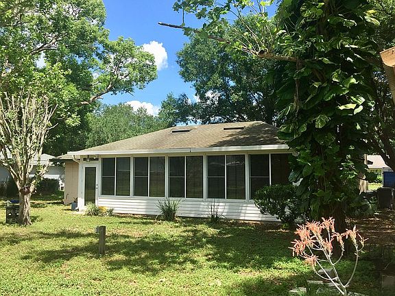 3rd image of 7208 Fox Chase Dr