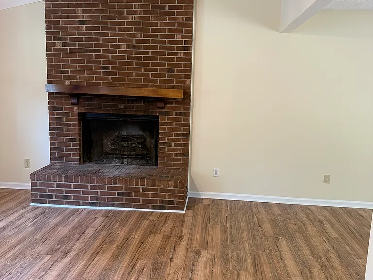 1502 Harth Dr — Photo 5
