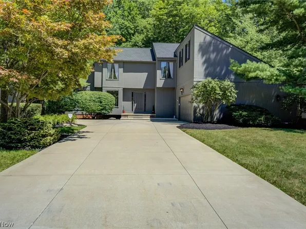 5009 Lansdowne Dr, Solon, OH 44139