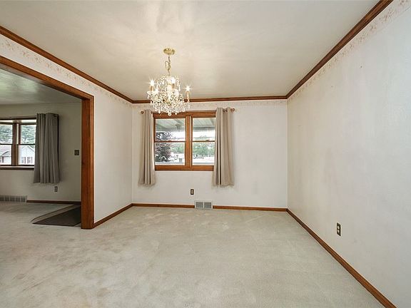 5th image of 144 Independence St