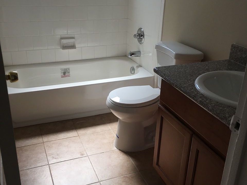 2nd image of 1709 Carver Ct APT 2