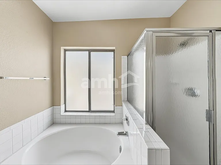 1513 W Islington Ave — Photo 11