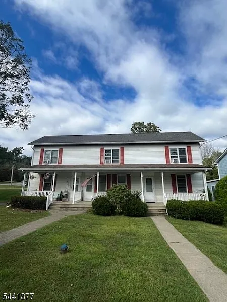 2 bed, 1.0 bath, $1,850 — Photo 2