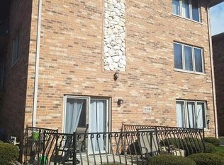 10541 Parkside Ave APT 1W, Chicago Ridge, IL 60415