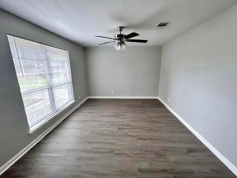 11122 Dalebrook Dr — Photo 2