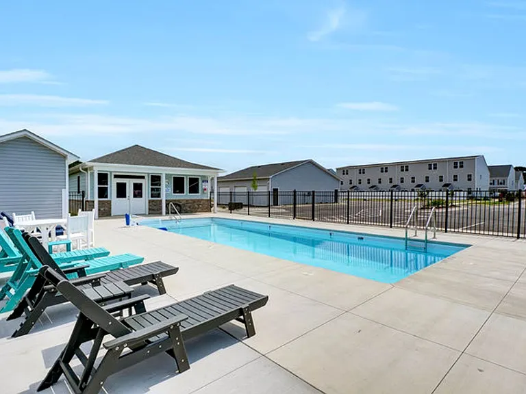 305 Starfish Ln — Photo 31