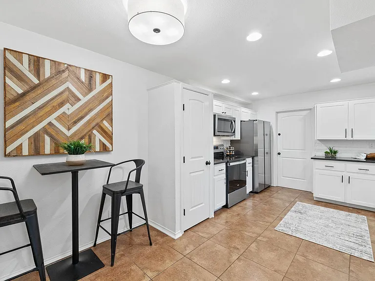 8346 Summerwood Dr — Photo 13