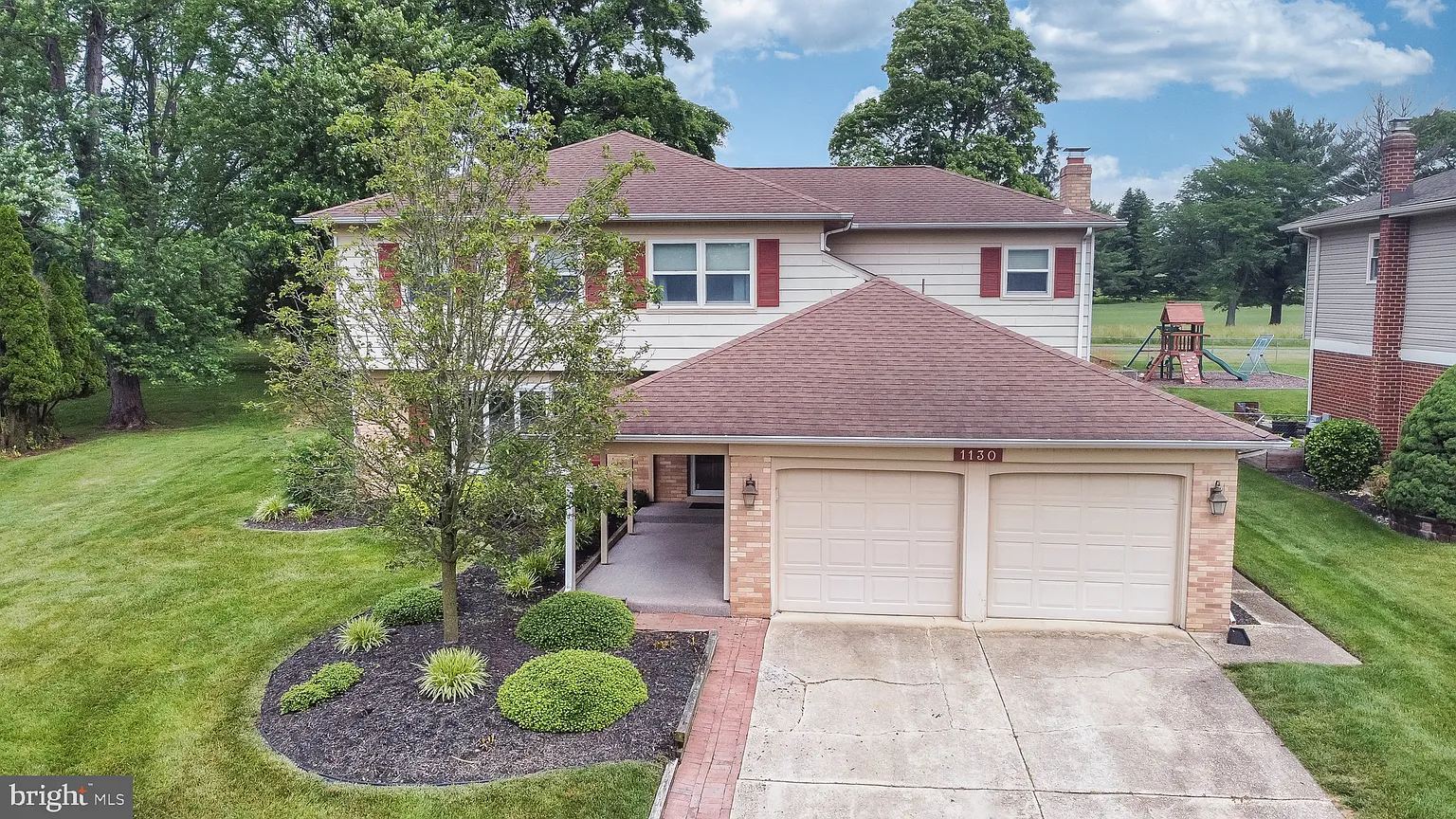 1130 Elderon Dr photo 1