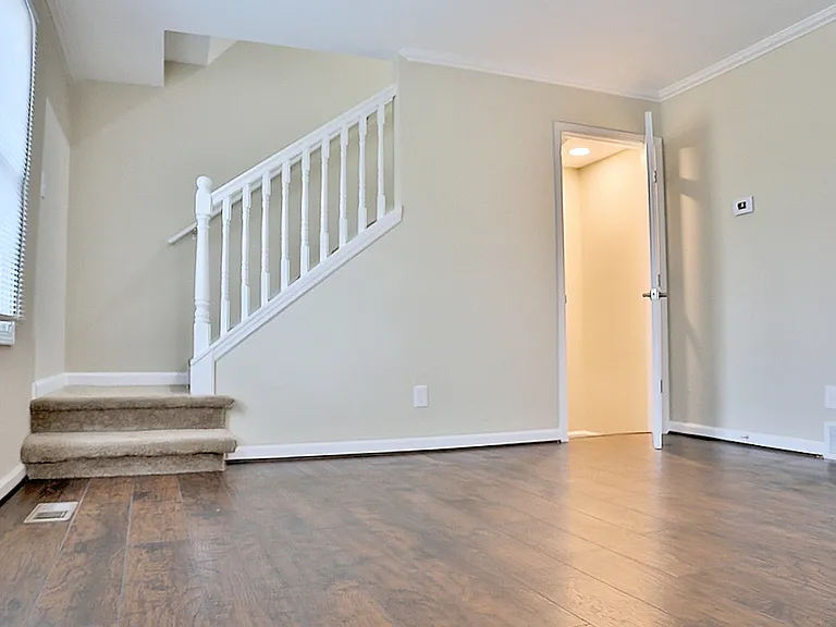 REMODELED Townhouse 1375
