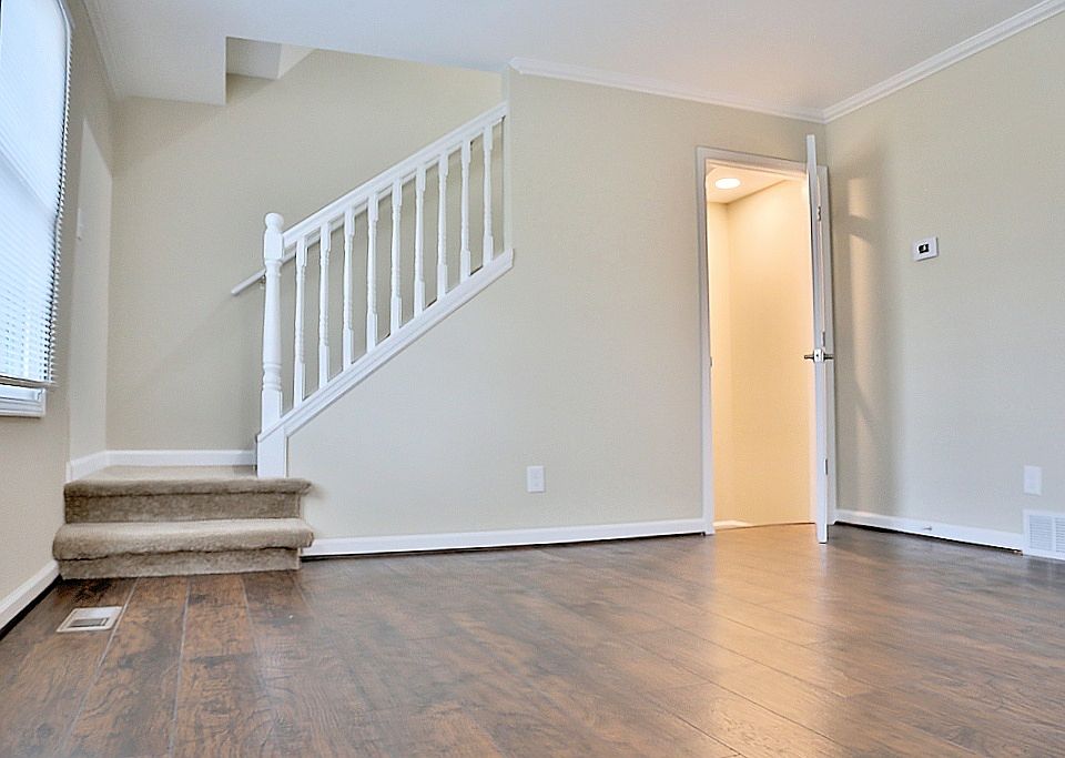 REMODELED Townhouse 1375
