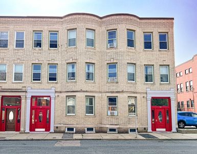 14-16 Chestnut Hill Ave, Brighton, MA, 02135