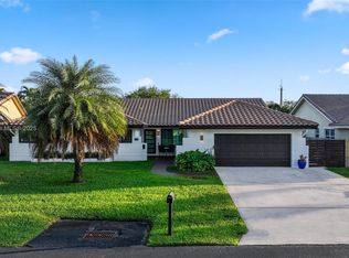 15860 Surrey Cir, Davie, FL 33331