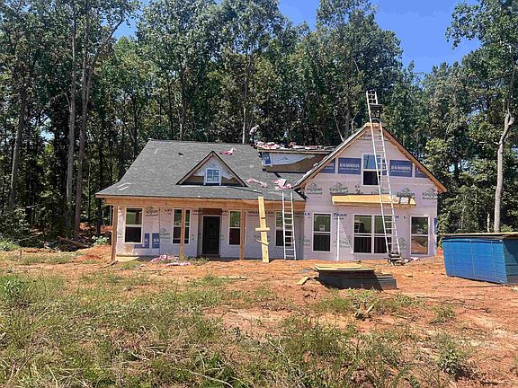 2nd image of 575 Green River Rd