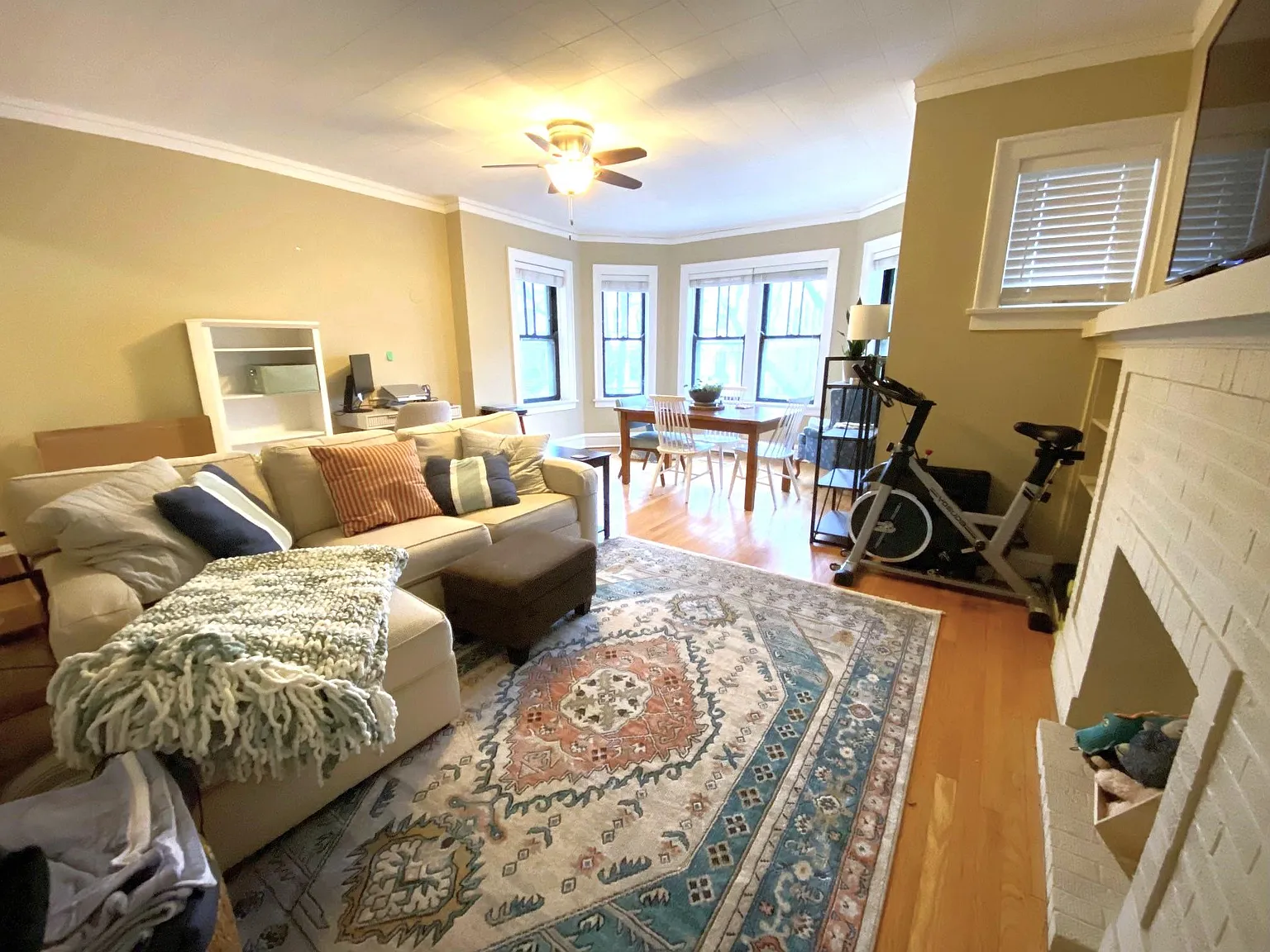 3 bed, $2,900 — Photo 2
