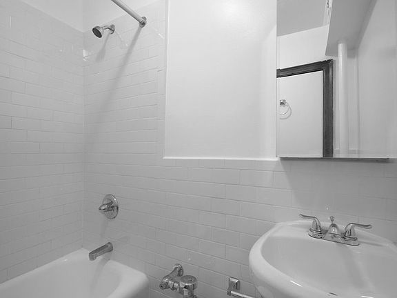 3rd image of 208 W 23rd St APT 1108