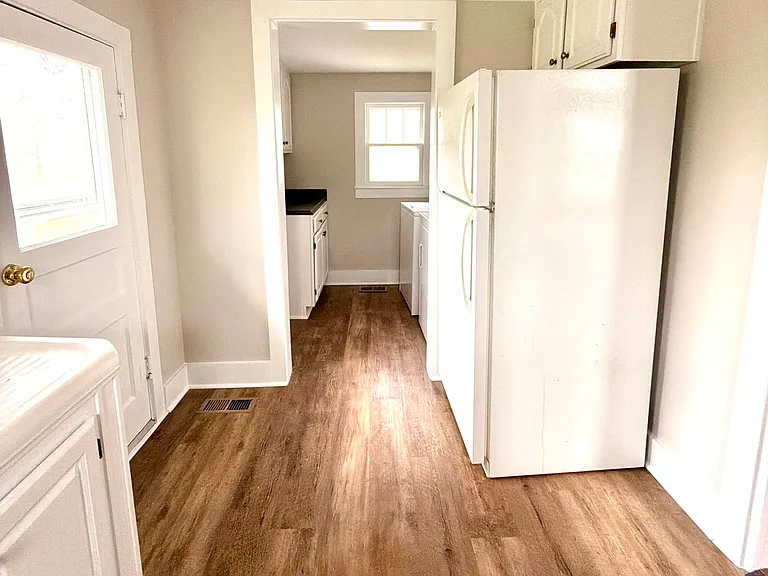 503 Church St — Photo 15