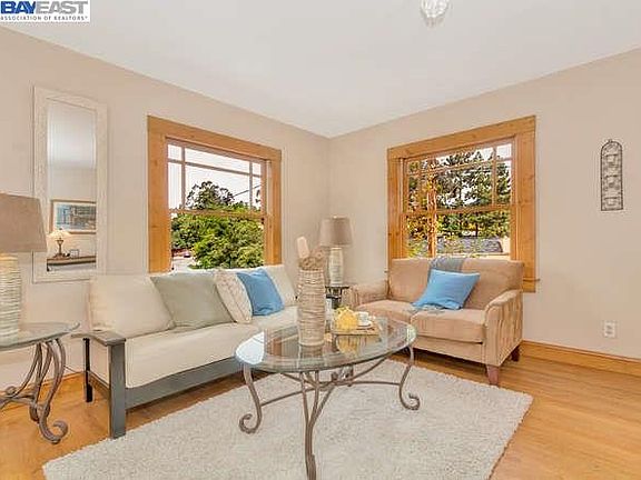 3rd image of 6117 Hillmont Dr