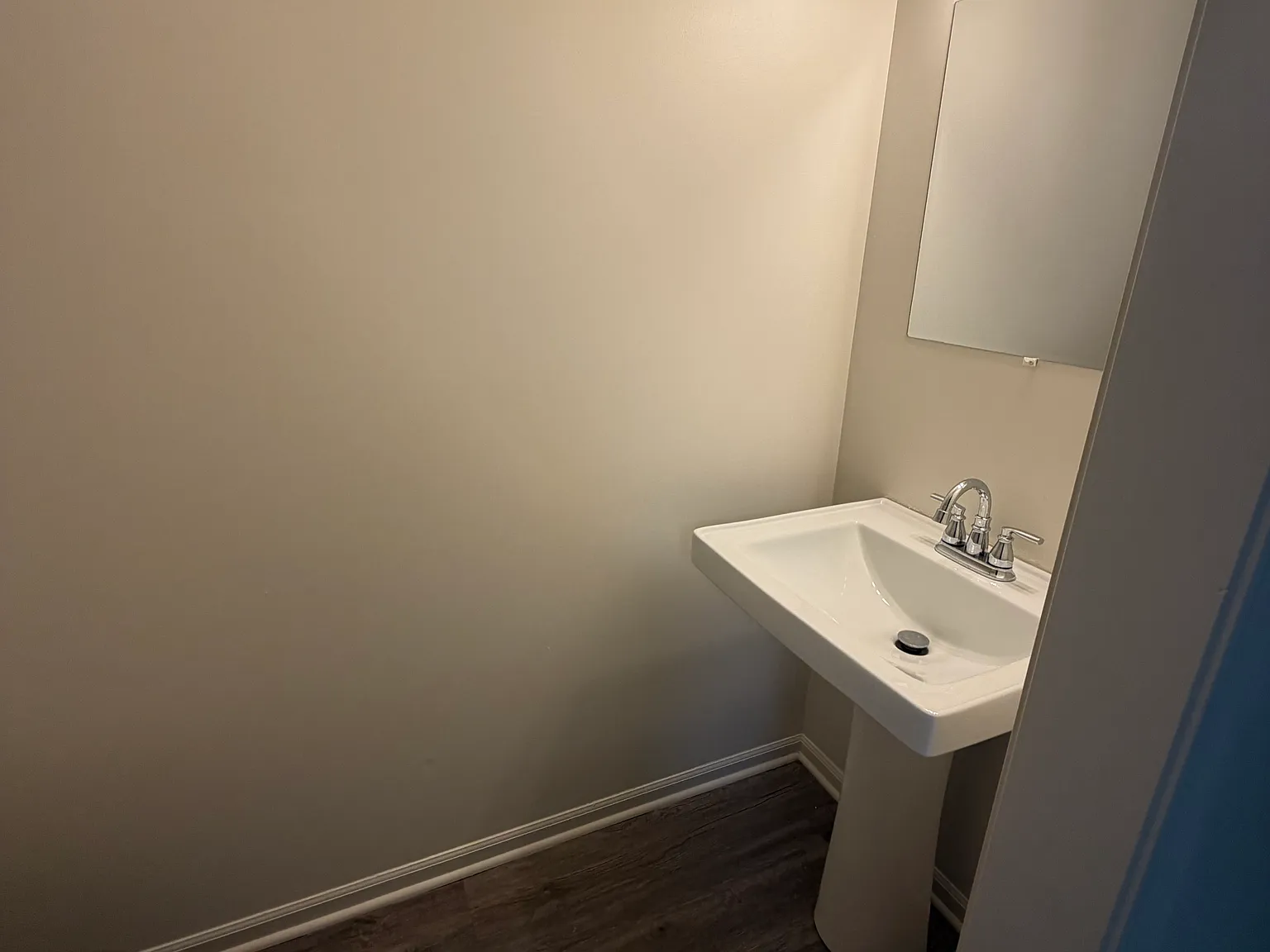 3 bed, 2.5 bath, 1550 sqft, $1,700 — Photo 4