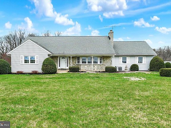 2nd image of 665 Chesterville Rd