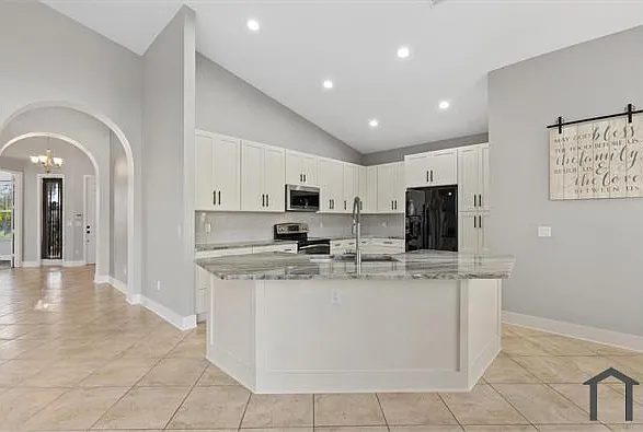 4 bed, 2094 sqft, $3,900 — Photo 4